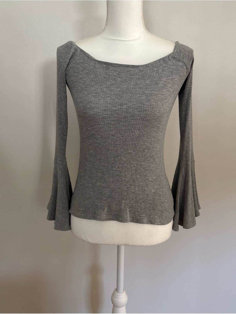 Bar 111 XS grey boat neck top flare bell sleeves & textured ribbed knit design